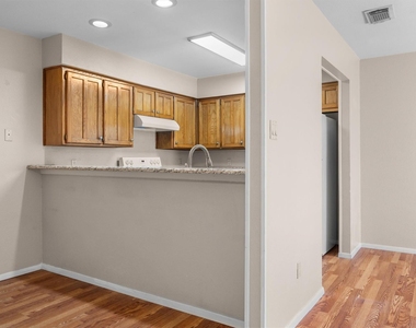 726 Michol Street - Photo Thumbnail 10