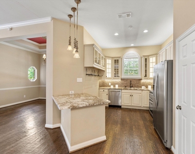 8129 Springmoss Drive - Photo Thumbnail 13