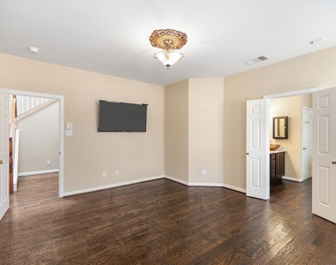 8129 Springmoss Drive - Photo Thumbnail 19