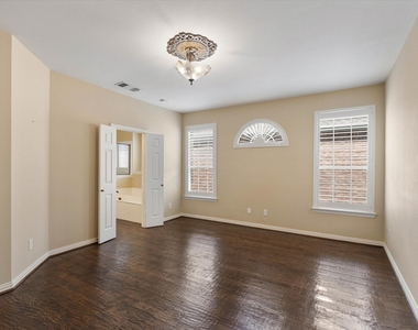 8129 Springmoss Drive - Photo Thumbnail 17