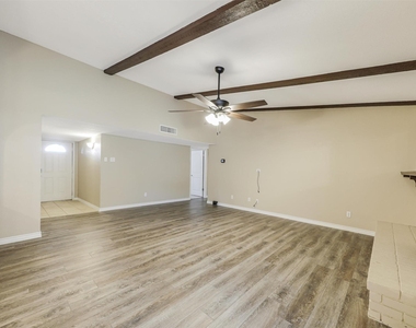 1503 Field Cove Drive - Photo Thumbnail 11