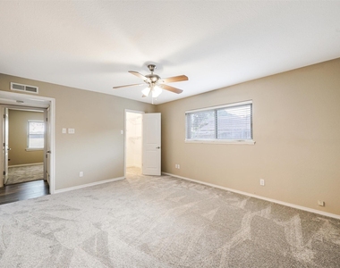 1503 Field Cove Drive - Photo Thumbnail 14