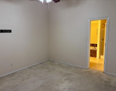 8109 Fox Chase Drive - Photo Thumbnail 13