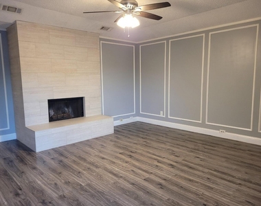 910 Boxwood Drive - Photo Thumbnail 2