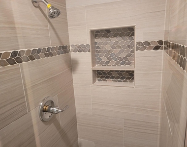 910 Boxwood Drive - Photo Thumbnail 4