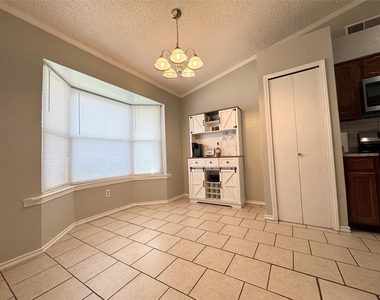 2101 Pueblo Drive - Photo Thumbnail 4