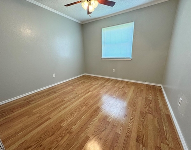 2101 Pueblo Drive - Photo Thumbnail 8
