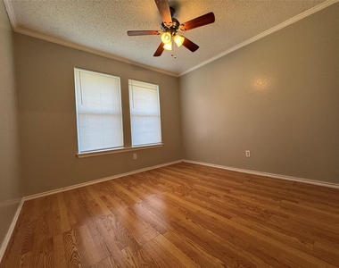 2101 Pueblo Drive - Photo Thumbnail 10
