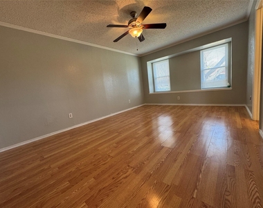 2101 Pueblo Drive - Photo Thumbnail 6