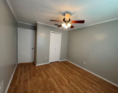 2101 Pueblo Drive - Photo Thumbnail 9