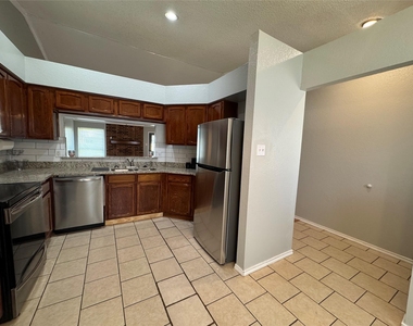 2101 Pueblo Drive - Photo Thumbnail 3