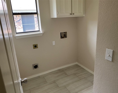 757 Western Trail - Photo Thumbnail 21
