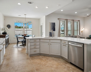 4576 Berry Ridge Lane - Photo Thumbnail 12