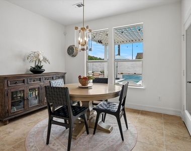 4576 Berry Ridge Lane - Photo Thumbnail 13