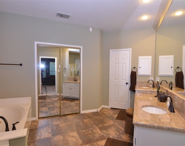 2412 Clearwood Lane - Photo Thumbnail 23