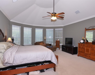 2412 Clearwood Lane - Photo Thumbnail 21