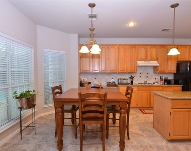 2412 Clearwood Lane - Photo Thumbnail 15