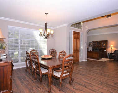 2412 Clearwood Lane - Photo Thumbnail 5
