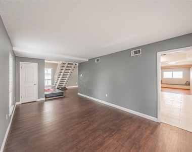 2821 Cheyenne Street - Photo Thumbnail 9