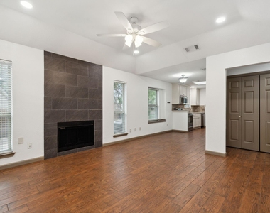414 Bluegrass Lane - Photo Thumbnail 3