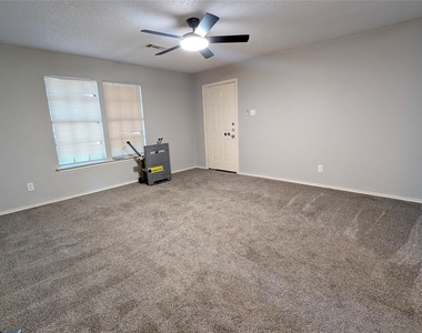 3409 Jewel Street - Photo Thumbnail 10