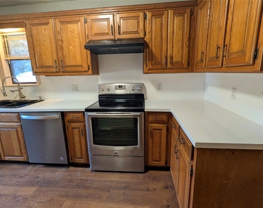 3409 Jewel Street - Photo Thumbnail 1