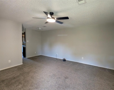 3409 Jewel Street - Photo Thumbnail 2