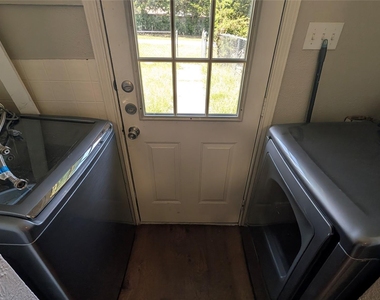 3409 Jewel Street - Photo Thumbnail 7