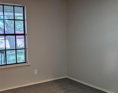 3409 Jewel Street - Photo Thumbnail 9