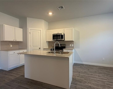 17421 Lantana Loop - Photo Thumbnail 2