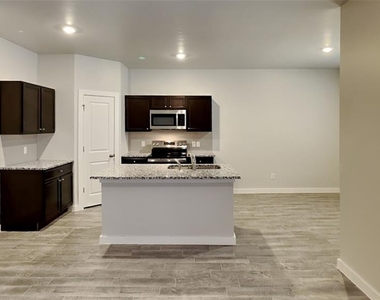 17421 Lantana Loop - Photo Thumbnail 10