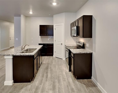 17421 Lantana Loop - Photo Thumbnail 11