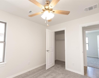 12324 Sw 32nd Street - Photo Thumbnail 9