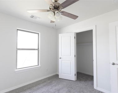 12324 Sw 32nd Street - Photo Thumbnail 7