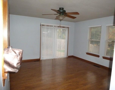2421 Sandra Drive - Photo Thumbnail 2