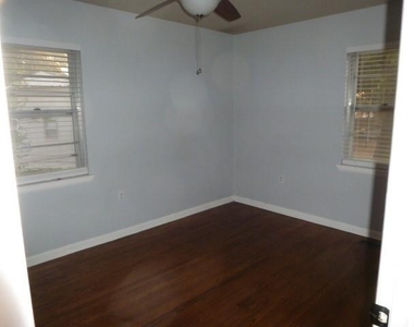 2421 Sandra Drive - Photo Thumbnail 7
