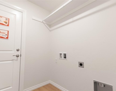 8708 Poppey Place - Photo Thumbnail 12