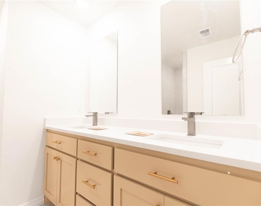 8708 Poppey Place - Photo Thumbnail 4