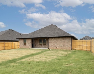 9228 Nw 86th Street - Photo Thumbnail 14