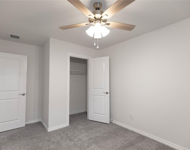 9228 Nw 86th Street - Photo Thumbnail 11