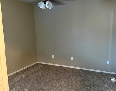 3804 Matthew Drive - Photo Thumbnail 20