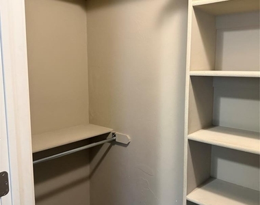 3804 Matthew Drive - Photo Thumbnail 18