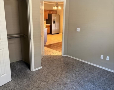 3804 Matthew Drive - Photo Thumbnail 8