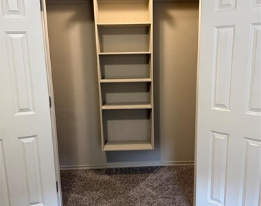 3804 Matthew Drive - Photo Thumbnail 17