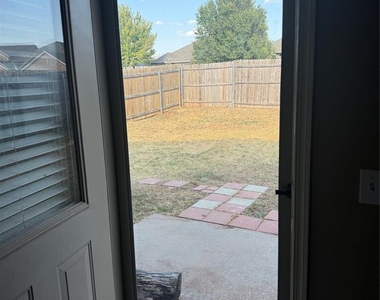 3804 Matthew Drive - Photo Thumbnail 22