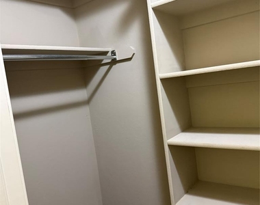 3804 Matthew Drive - Photo Thumbnail 27