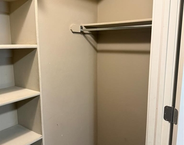 3804 Matthew Drive - Photo Thumbnail 19