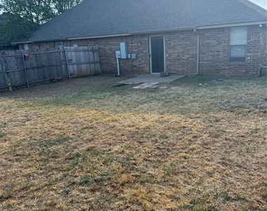 3804 Matthew Drive - Photo Thumbnail 28