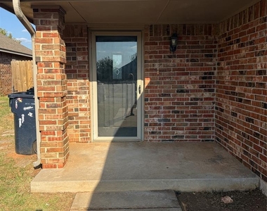 3804 Matthew Drive - Photo Thumbnail 1