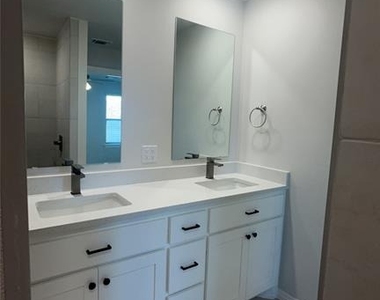 2229 Nw 170th Street - Photo Thumbnail 8